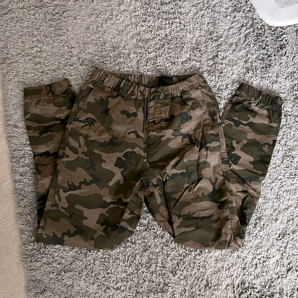 🪐 Camo Jogger Pants - Picture 1 of 5